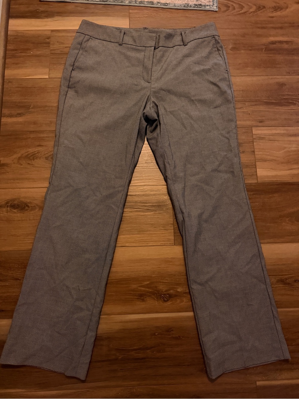 Ann Taylor dress pants. Black and white size 14